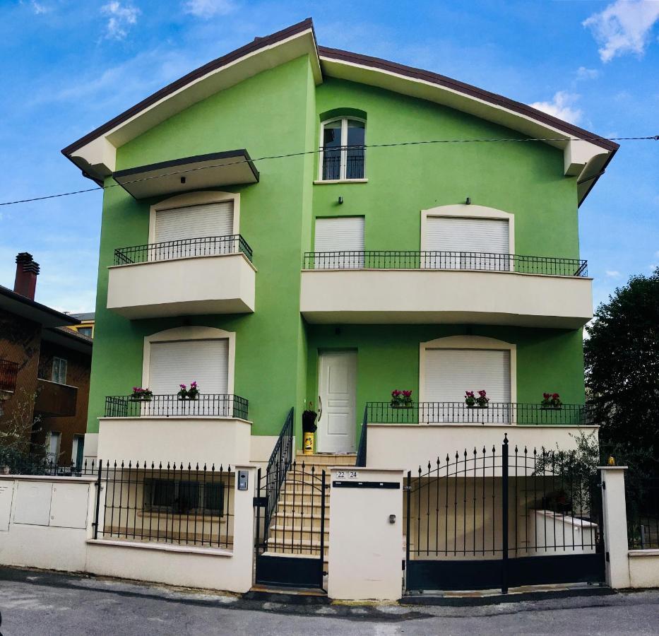 Residenza Elena Appartement Rimini Buitenkant foto